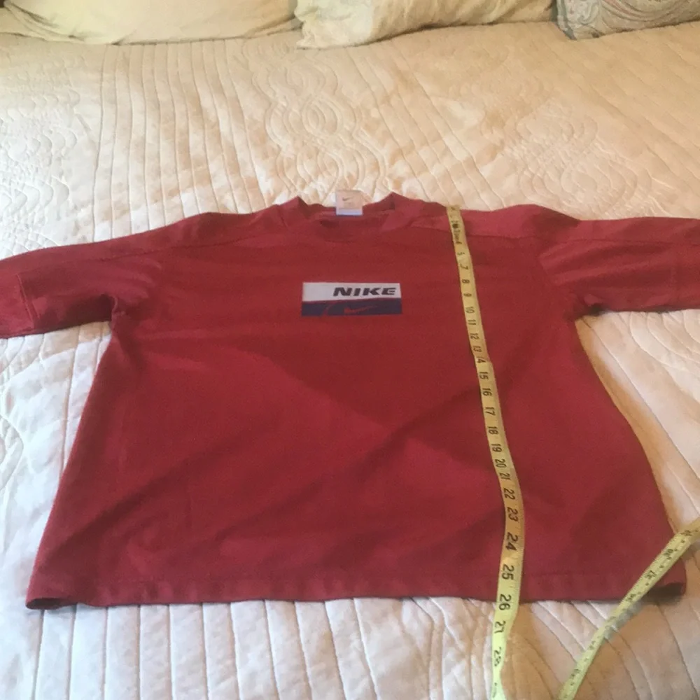 Youth Nike Red Long Sleeve Shirt Size XL (18-20)